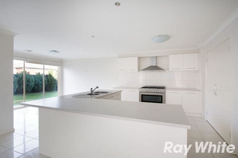 1 The Parkway, PAKENHAM VIC 3810, Pakenham - Thumbnail 3