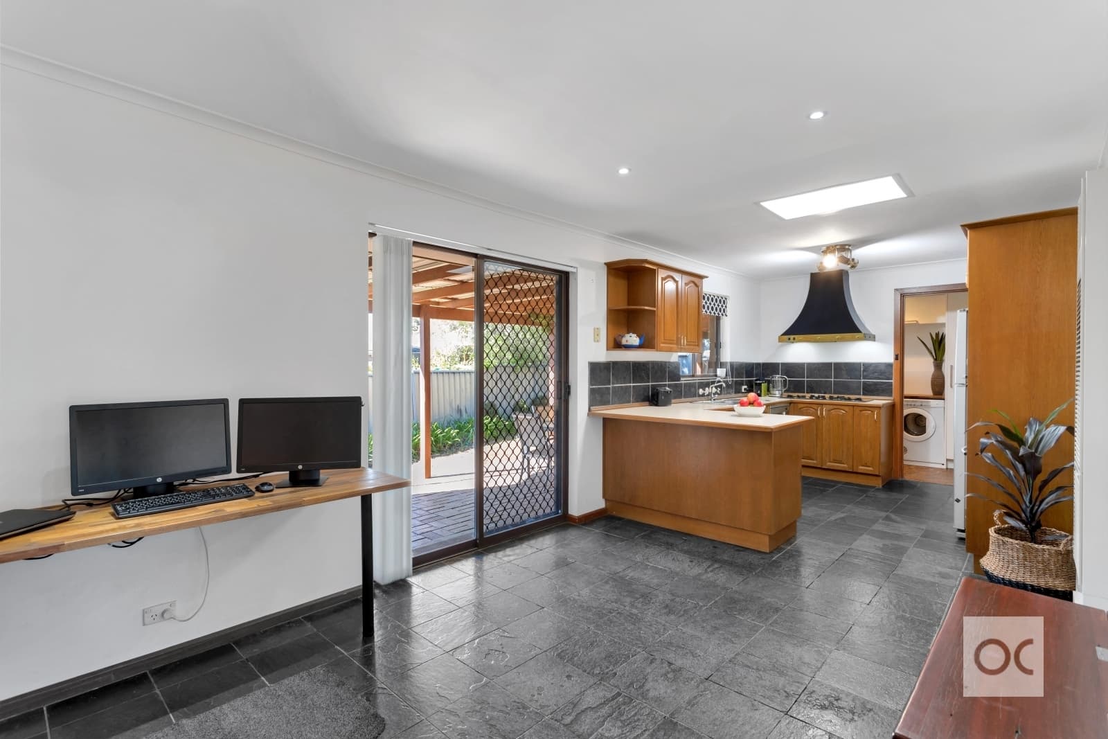 1 Coalport Terrace, Modbury Heights - Thumbnail 8
