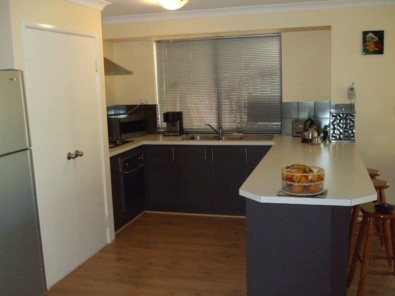 15  Swinden Court, MADDINGTON WA 6109, Maddington - Thumbnail 4