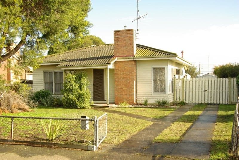 19 Bromley Street, East Geelong VIC 3219, East Geelong - Image 1