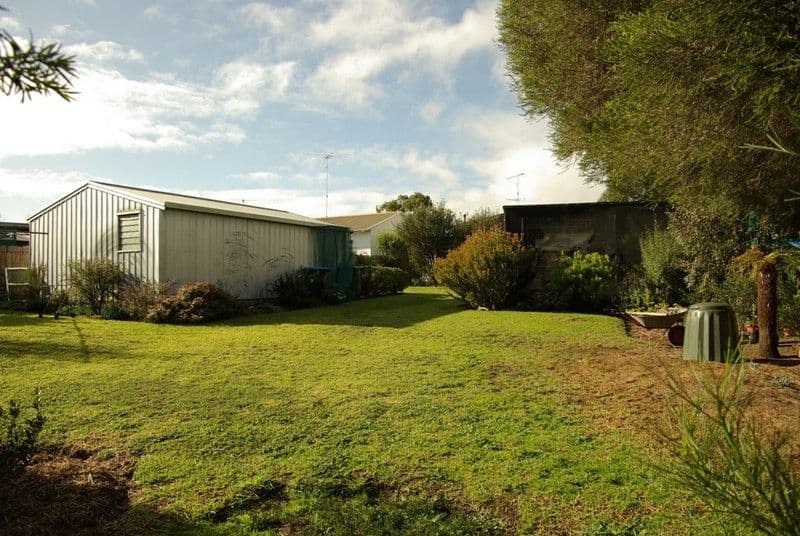 19 Bromley Street, East Geelong VIC 3219, East Geelong - Thumbnail 2