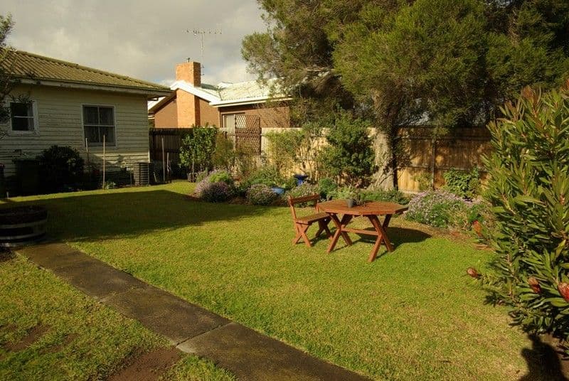 19 Bromley Street, East Geelong VIC 3219, East Geelong - Thumbnail 3