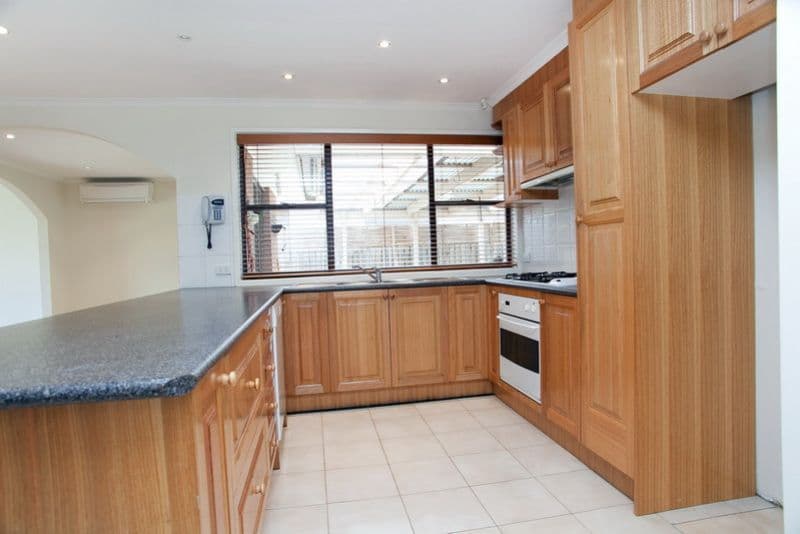 28 Holroyd Drive, EPPING VIC 3076, Epping - Thumbnail 2