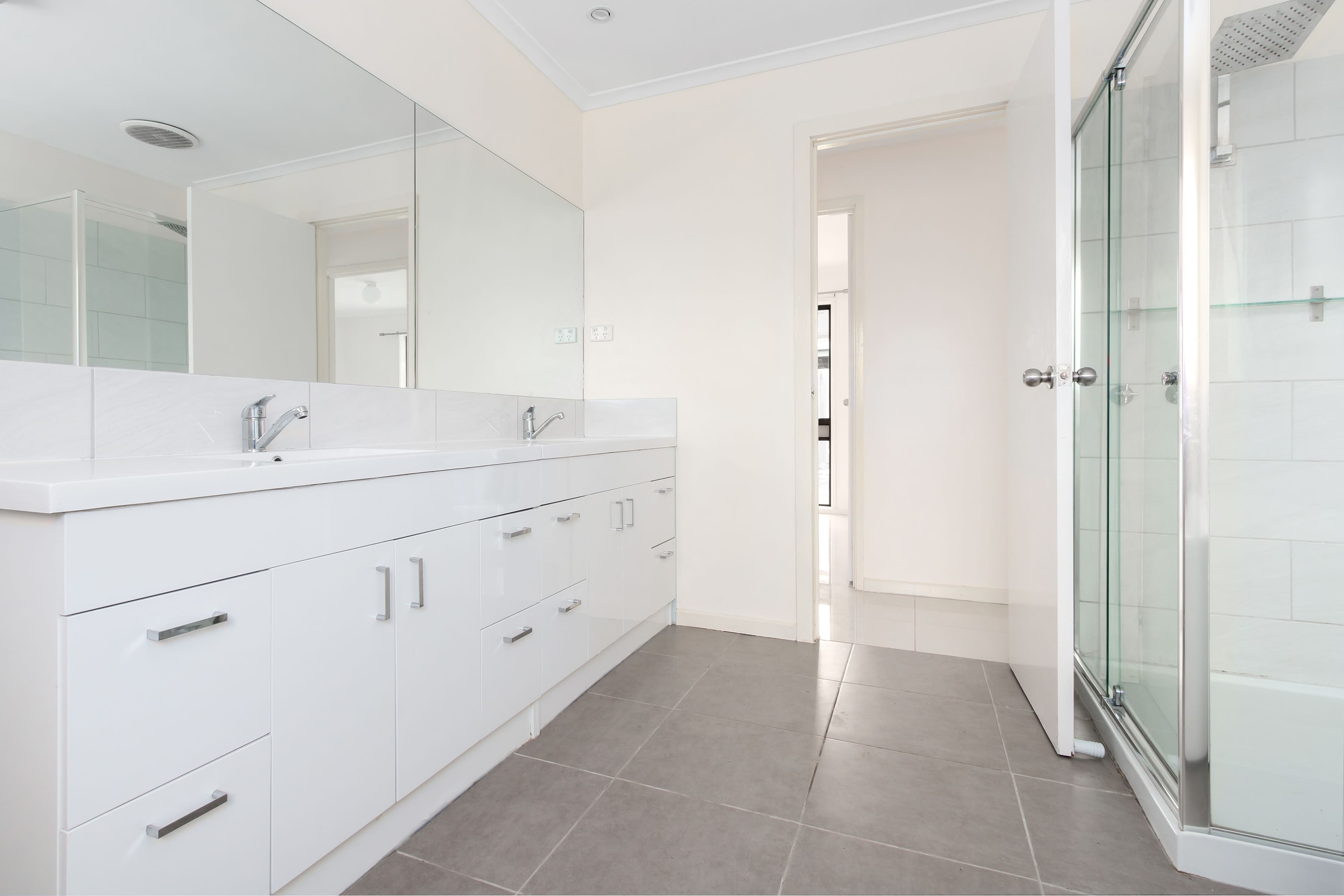 92 Racecourse Road, Pakenham VIC 3810, Pakenham - Thumbnail 8