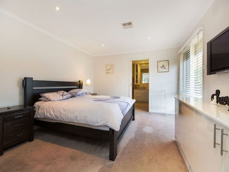 58 Golfwood Close, DINGLEY VILLAGE VIC 3172, Dingley Village - Thumbnail 8