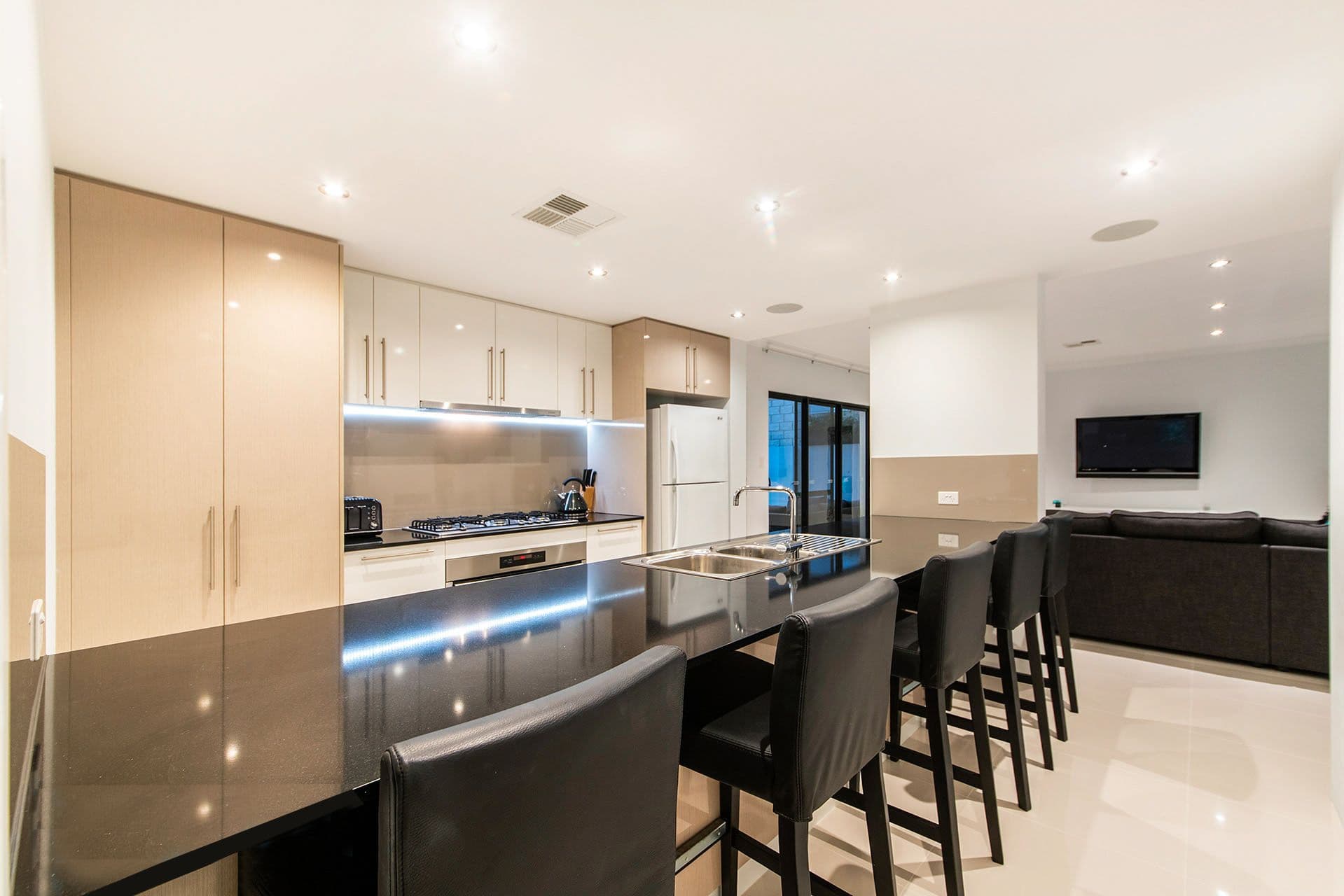 20 Alkoomie Terrace, City Beach WA 6015, City Beach - Thumbnail 3