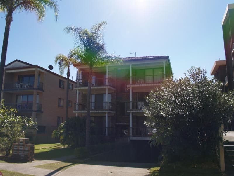 23 Armrick Avenue, Broadbeach QLD 4218, Broadbeach - Thumbnail 2
