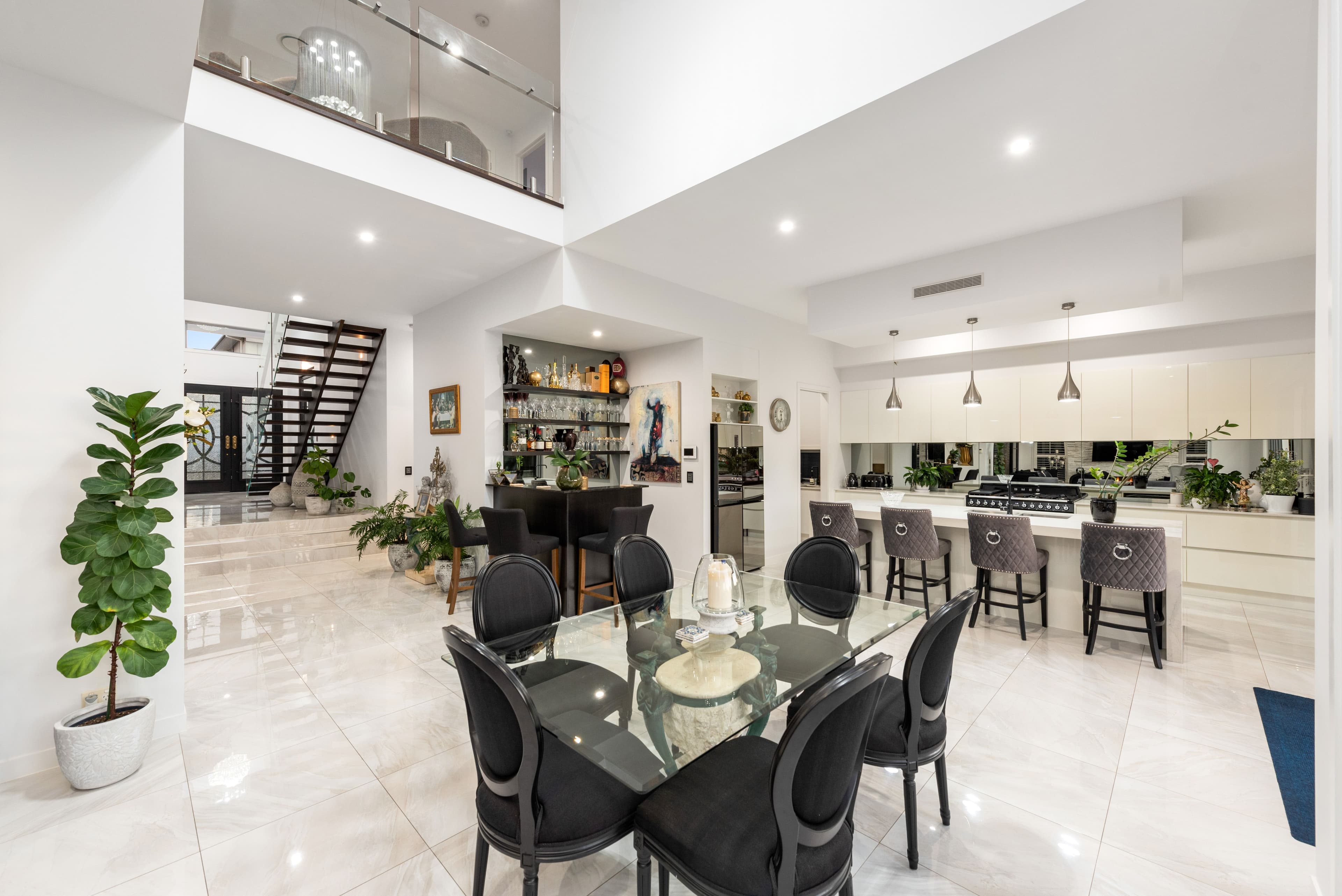 12 Skyline Crescent, Carindale QLD 4152, Carindale - Thumbnail 5