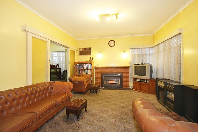 17 Edinburgh Street, BENTLEIGH EAST VIC 3165, Bentleigh East - Thumbnail 2