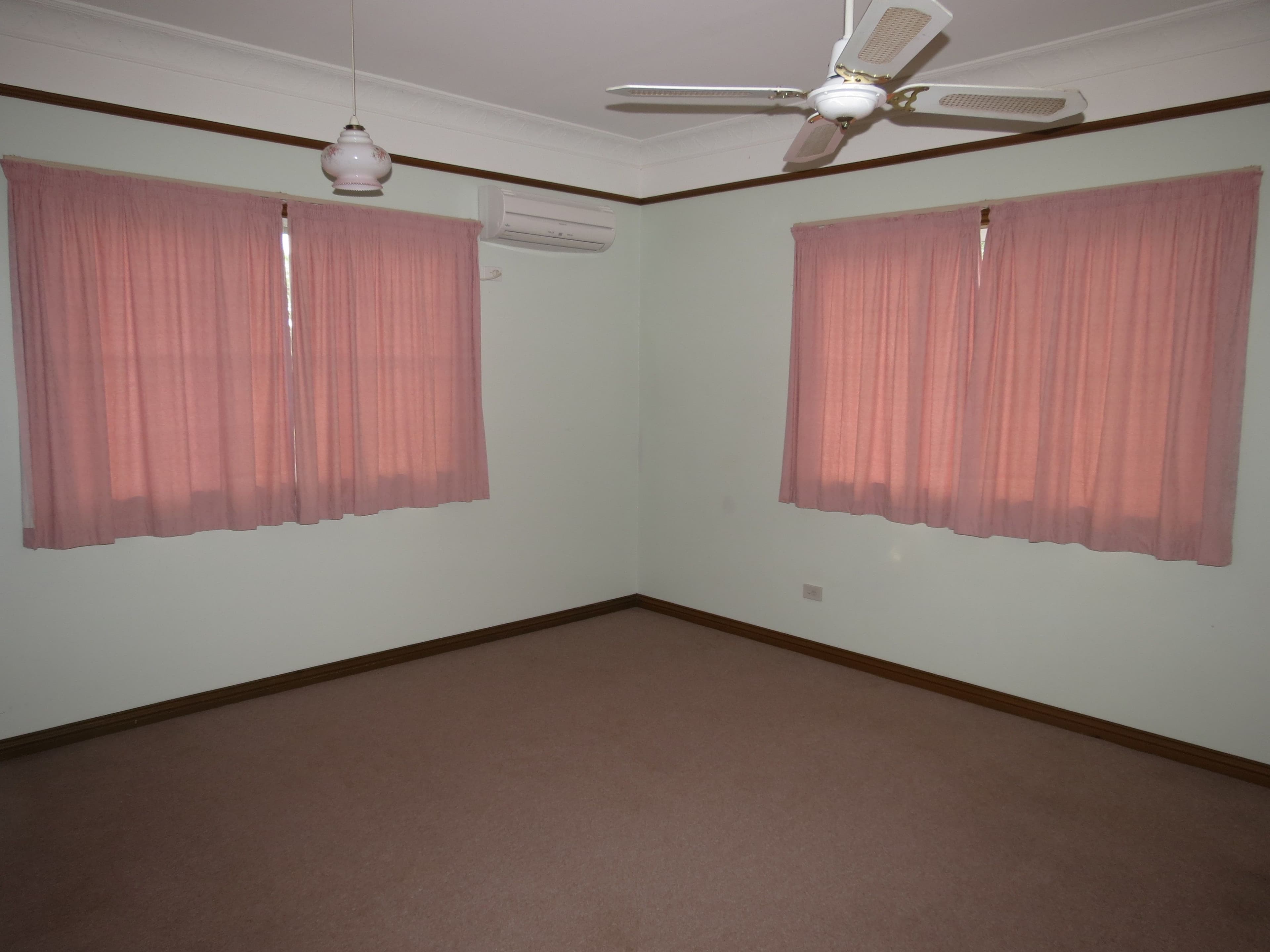 5 Baker Street, Emerald QLD 4720, Emerald - Thumbnail 6