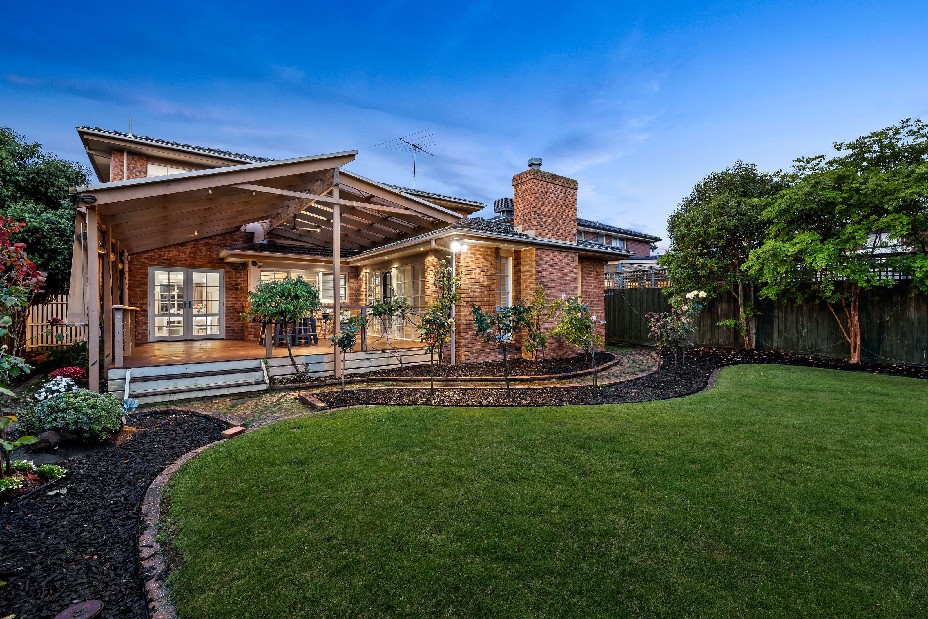 12 Bizley Street, Mount Waverley VIC 3149, Mount Waverley - Thumbnail 2
