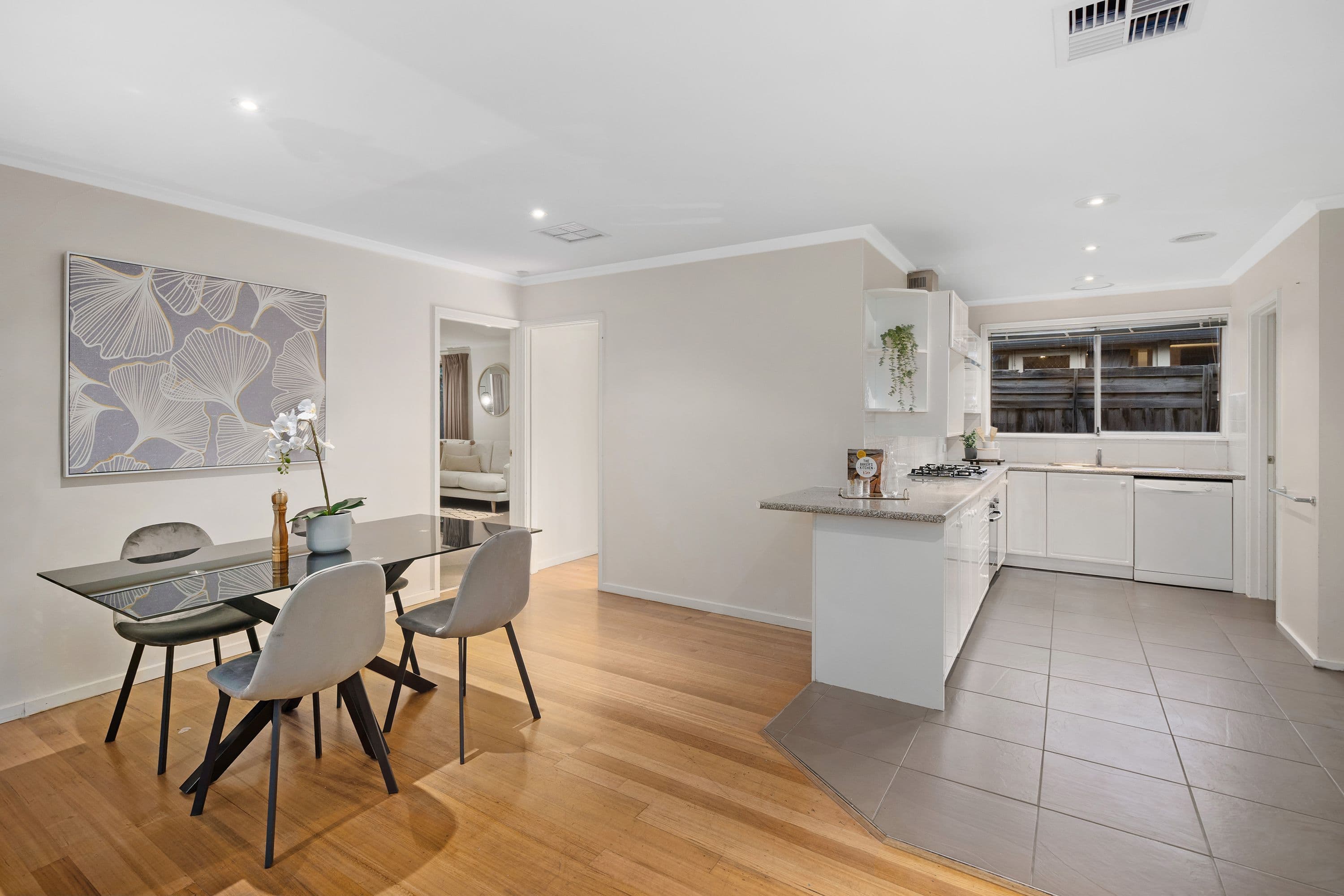 12 Glen Barry Road, Wantirna VIC 3152, Wantirna - Thumbnail 3