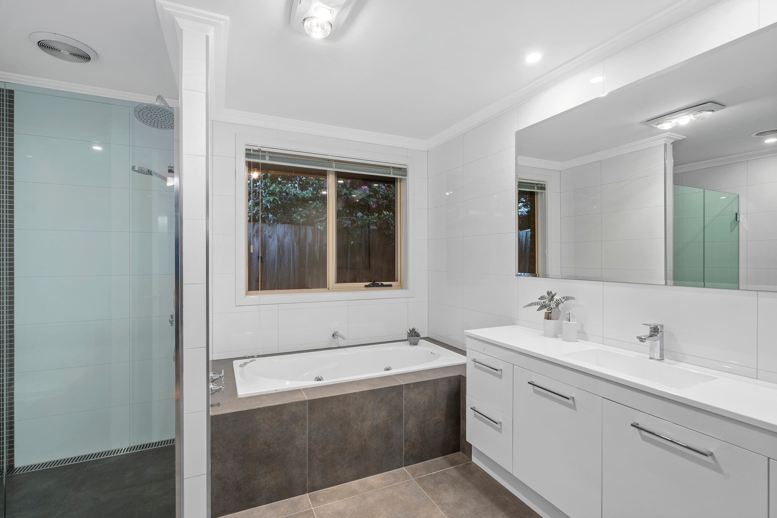12 Glen Barry Road, Wantirna VIC 3152, Wantirna - Thumbnail 5