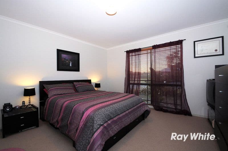 16 Henning Avenue, LYNBROOK VIC 3975, Lynbrook - Thumbnail 3