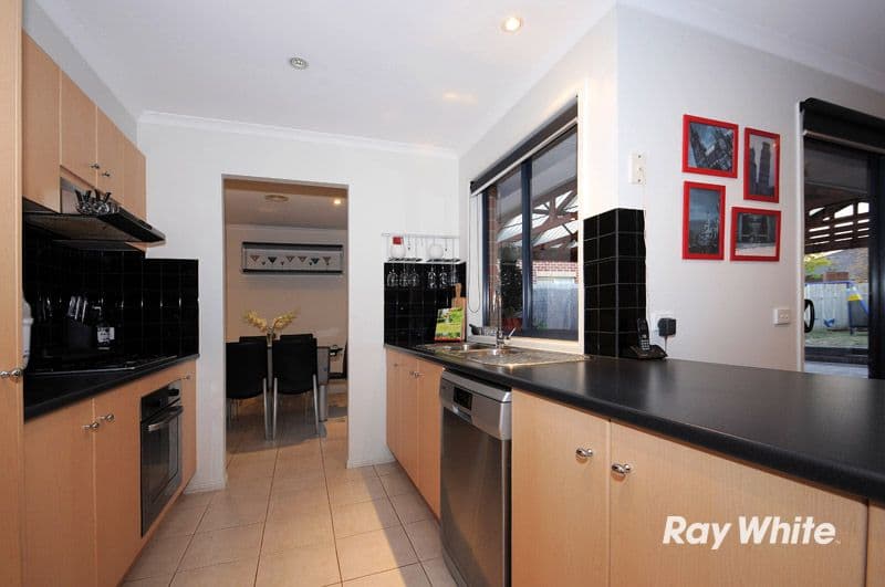 16 Henning Avenue, LYNBROOK VIC 3975, Lynbrook - Thumbnail 5