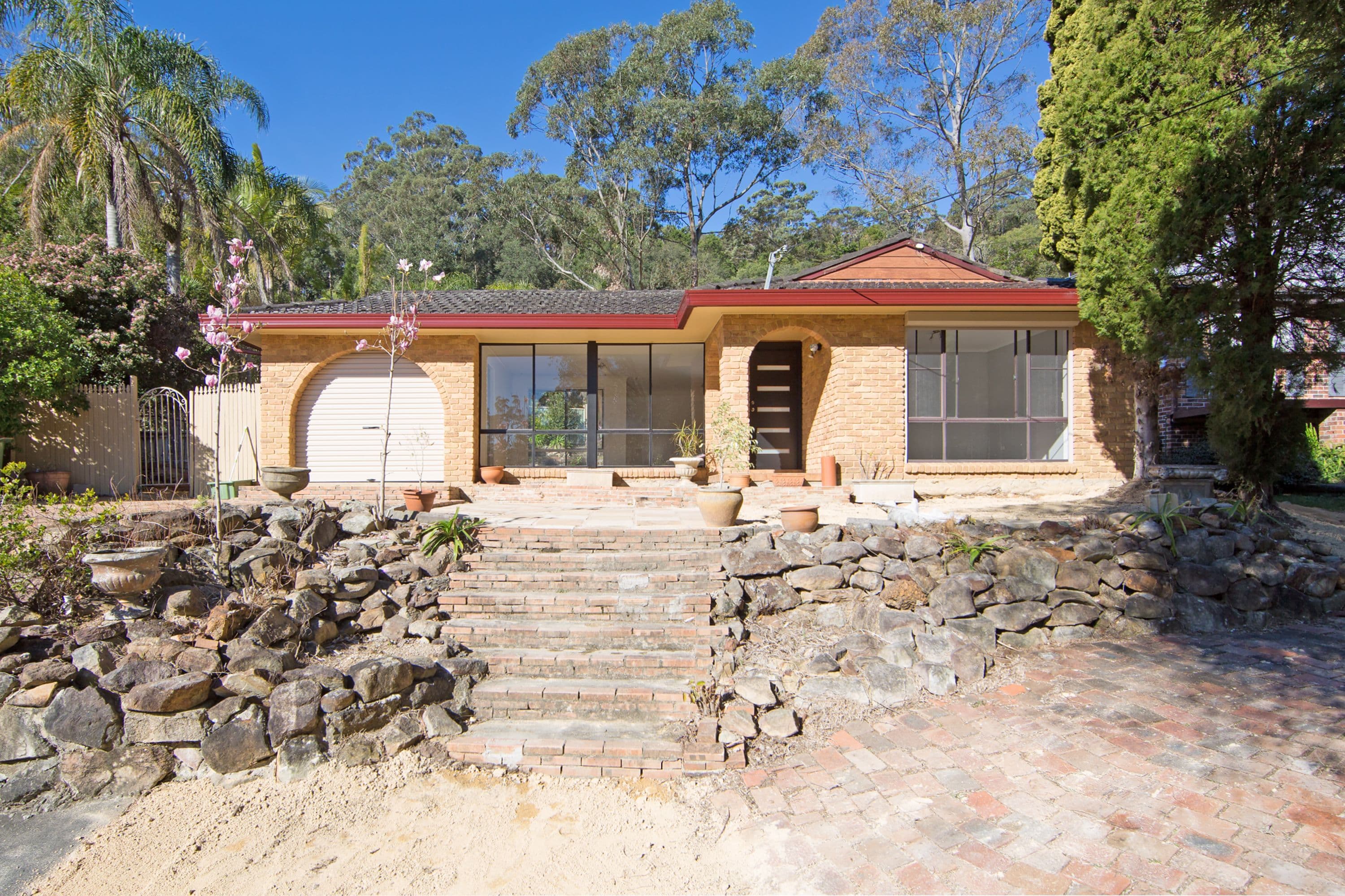 7 Hakea Close, Wyoming - Image 1