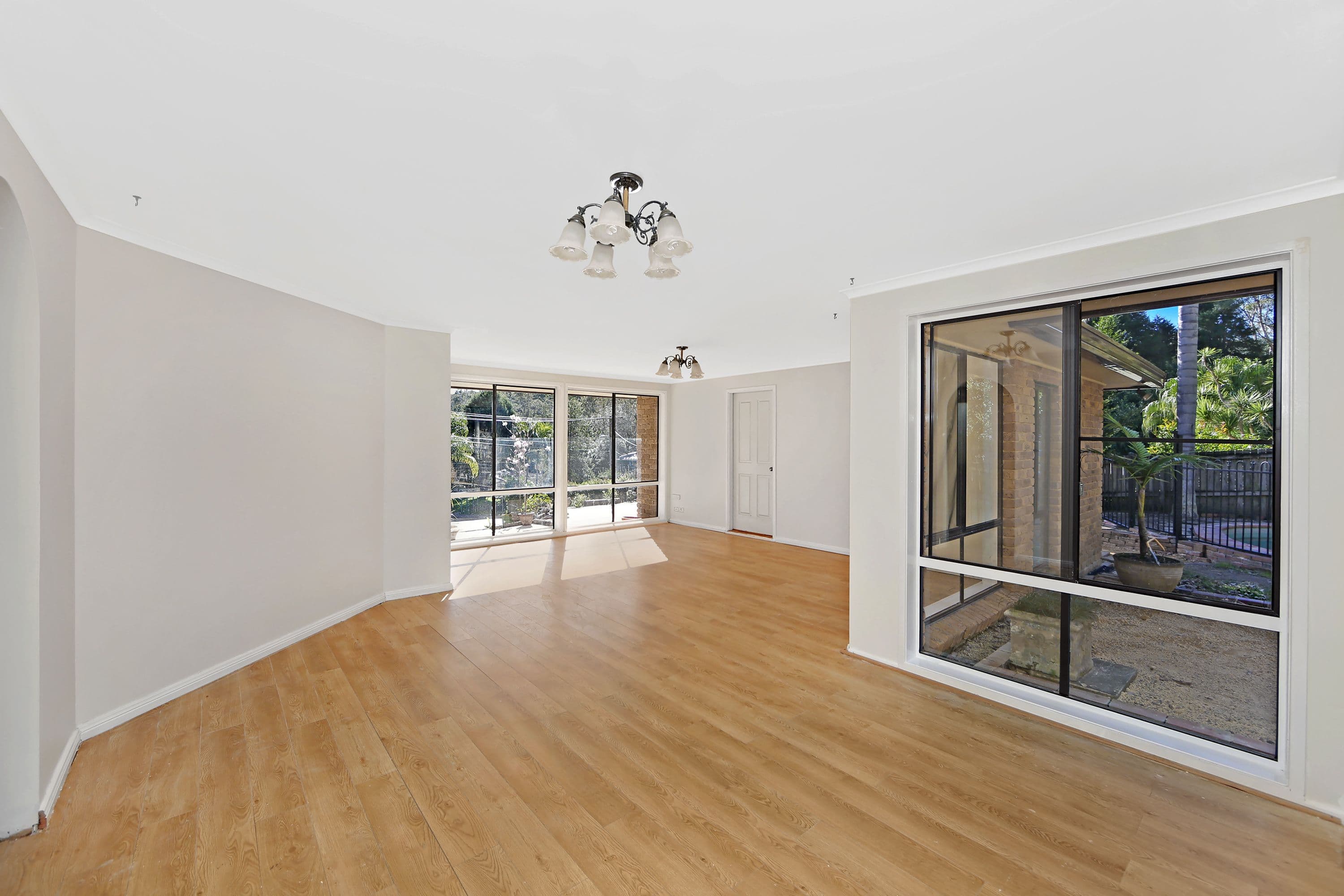 7 Hakea Close, Wyoming - Thumbnail 3