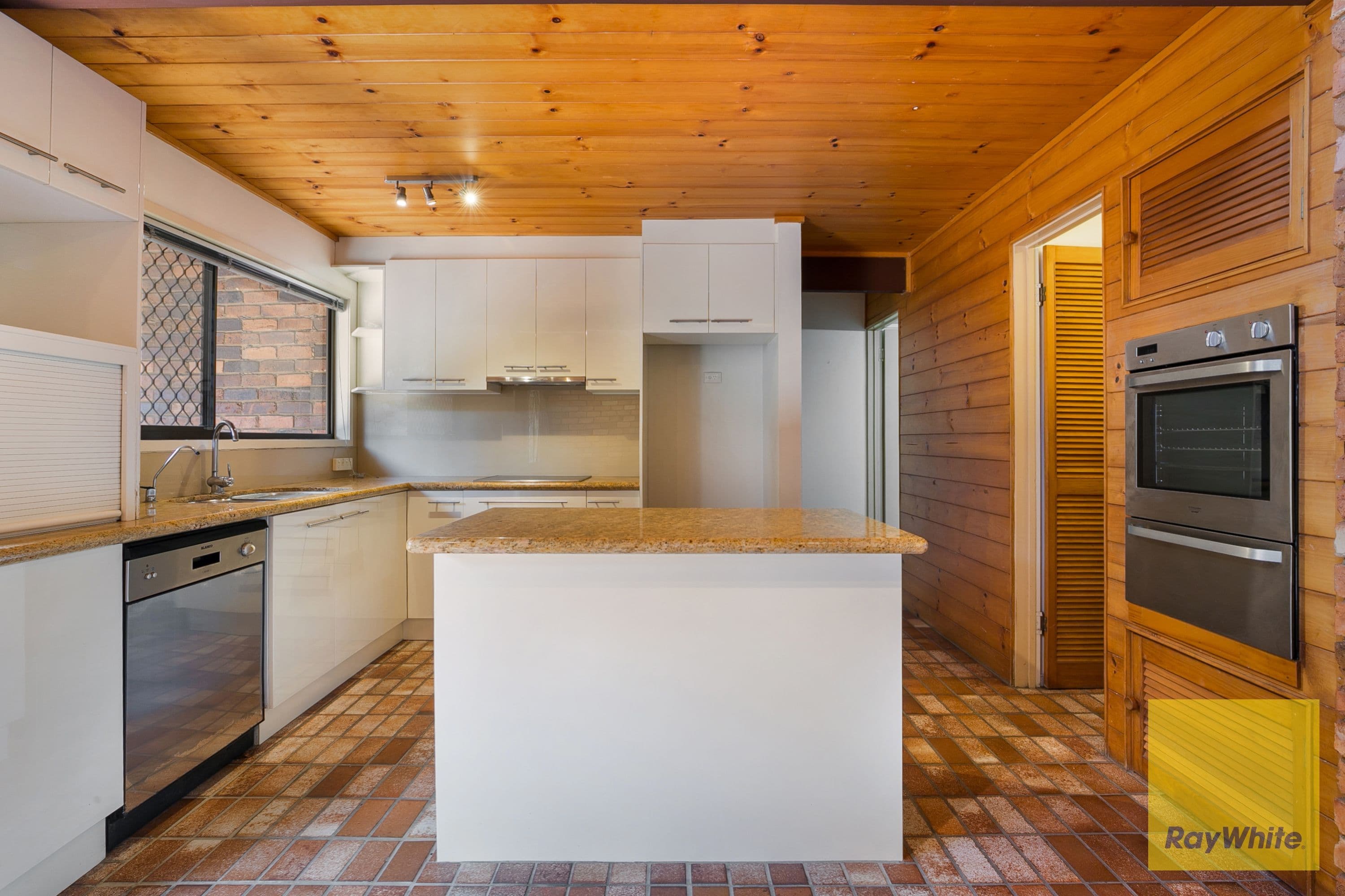 9 Pilin Place, Chapel Hill QLD 4069, Chapel Hill - Thumbnail 4