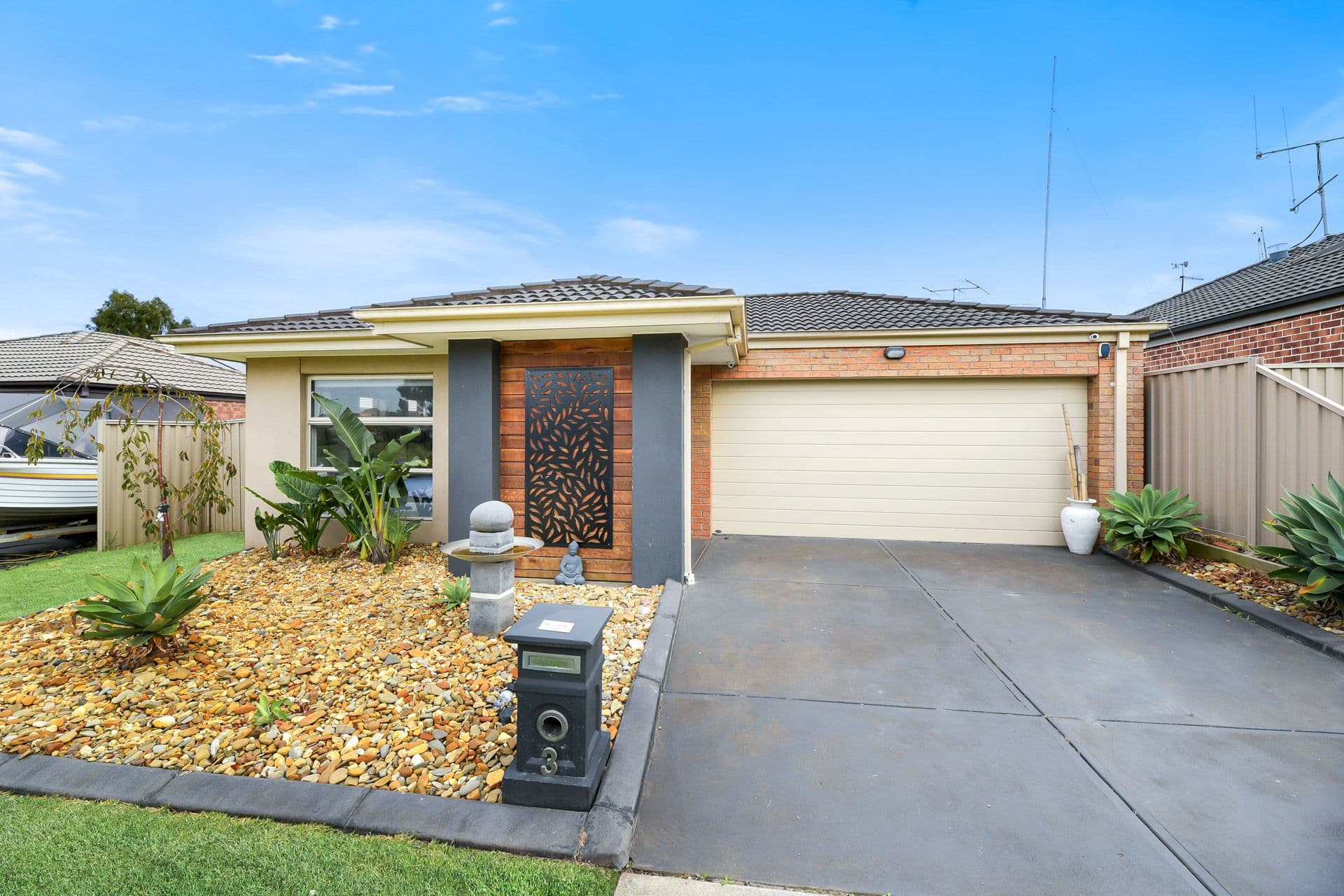3 Webb Court, Pakenham VIC 3810, Pakenham - Thumbnail 2