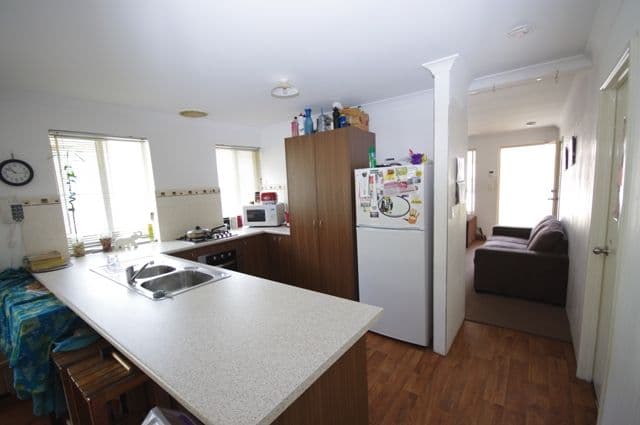 10 Grimsby Link, BALGA WA 6061, Balga - Thumbnail 2