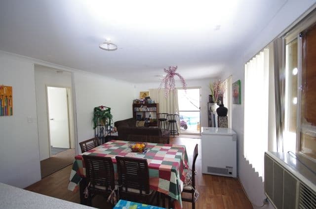 10 Grimsby Link, BALGA WA 6061, Balga - Thumbnail 4