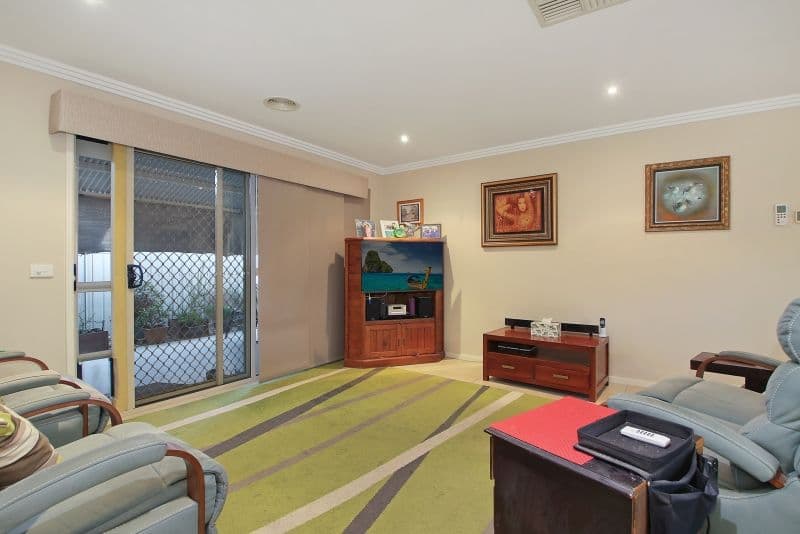 6 Coopers Road, West Wodonga VIC 3690, West Wodonga - Thumbnail 2