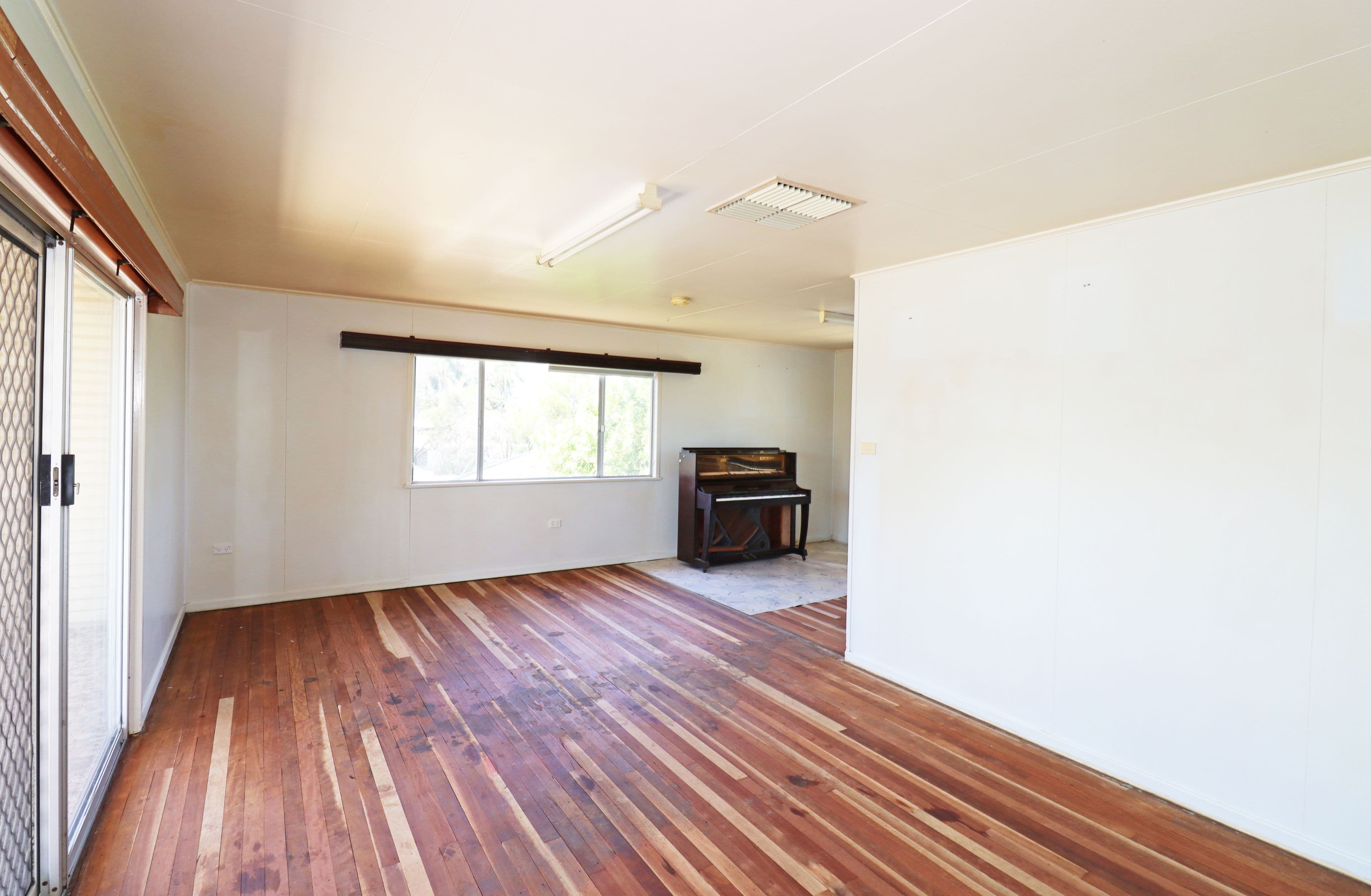 113 Bell Street, Biloela QLD 4715, Biloela - Thumbnail 2