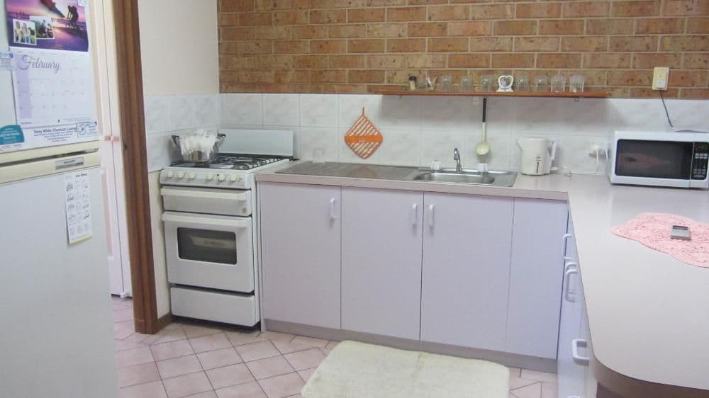 403 Griffith Road, LAVINGTON NSW 2641, Lavington - Thumbnail 2