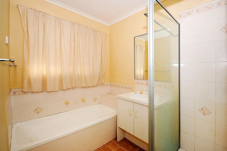 33 Earnshaw Drive, Carrum Downs VIC 3201, Carrum Downs - Thumbnail 4