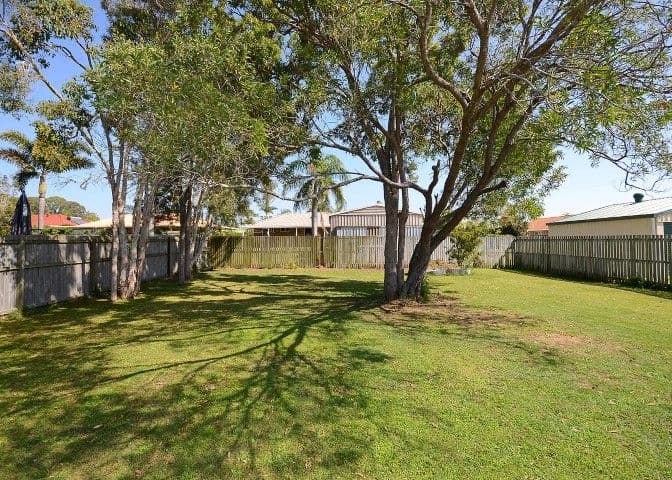 113 Limpus Street, Urangan QLD 4655, Urangan - Thumbnail 2