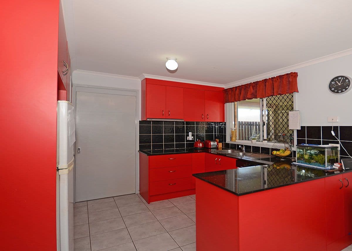 113 Limpus Street, Urangan QLD 4655, Urangan - Thumbnail 3