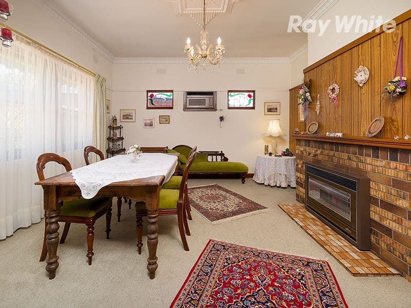 673 Holmwood Cross, Albury - Thumbnail 3