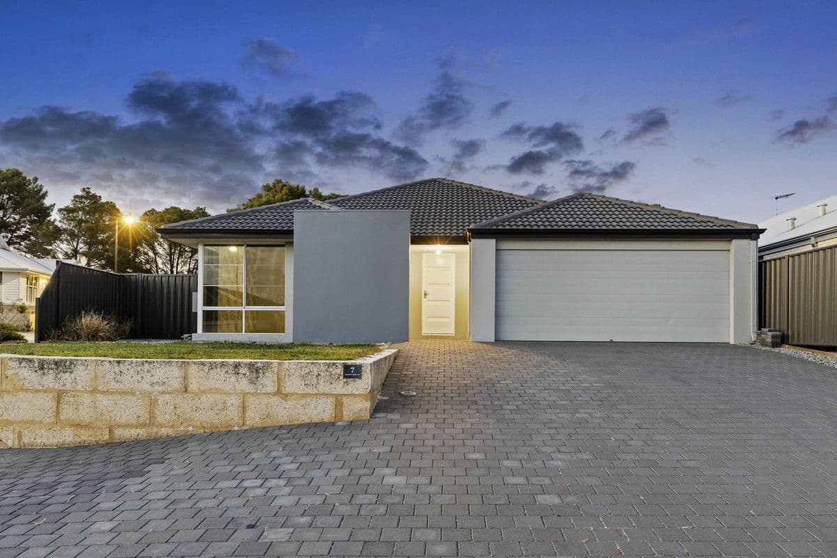 7 Bunker Crescent, Yanchep WA 6035, Yanchep - Image 1