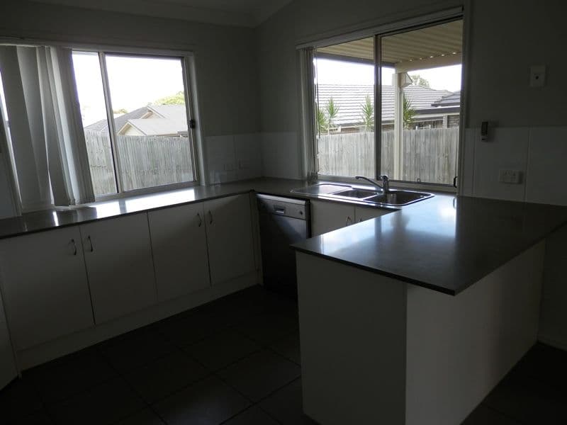 10 Brighton Street, RACEVIEW QLD 4305, Raceview - Thumbnail 7