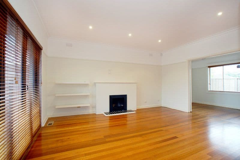 12 Lawrence Avenue, ASPENDALE VIC 3195, Aspendale - Thumbnail 2
