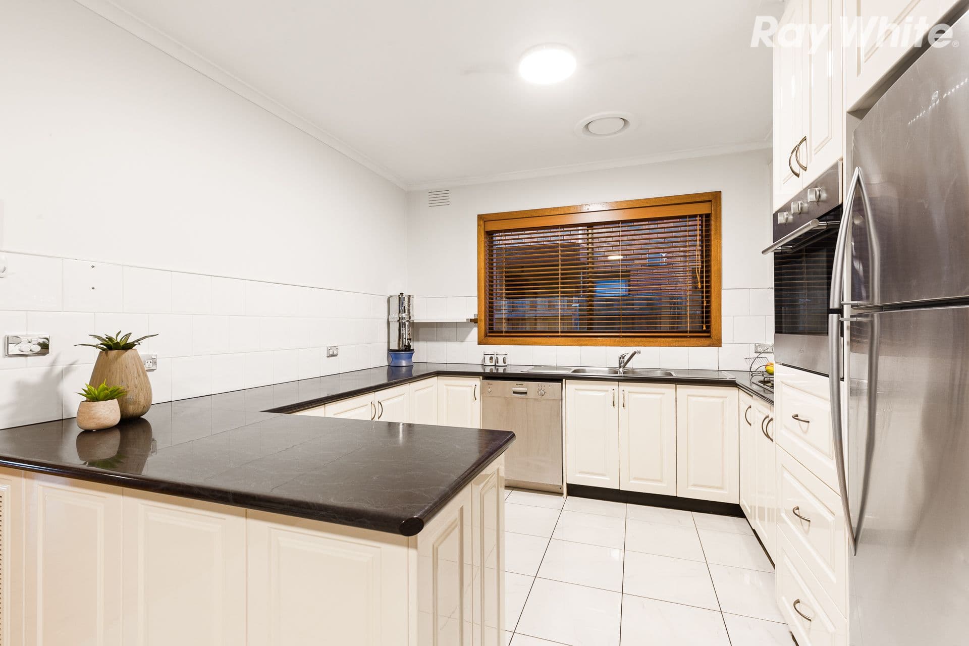 12 Derwent Street, Mentone VIC 3194, Mentone - Thumbnail 4