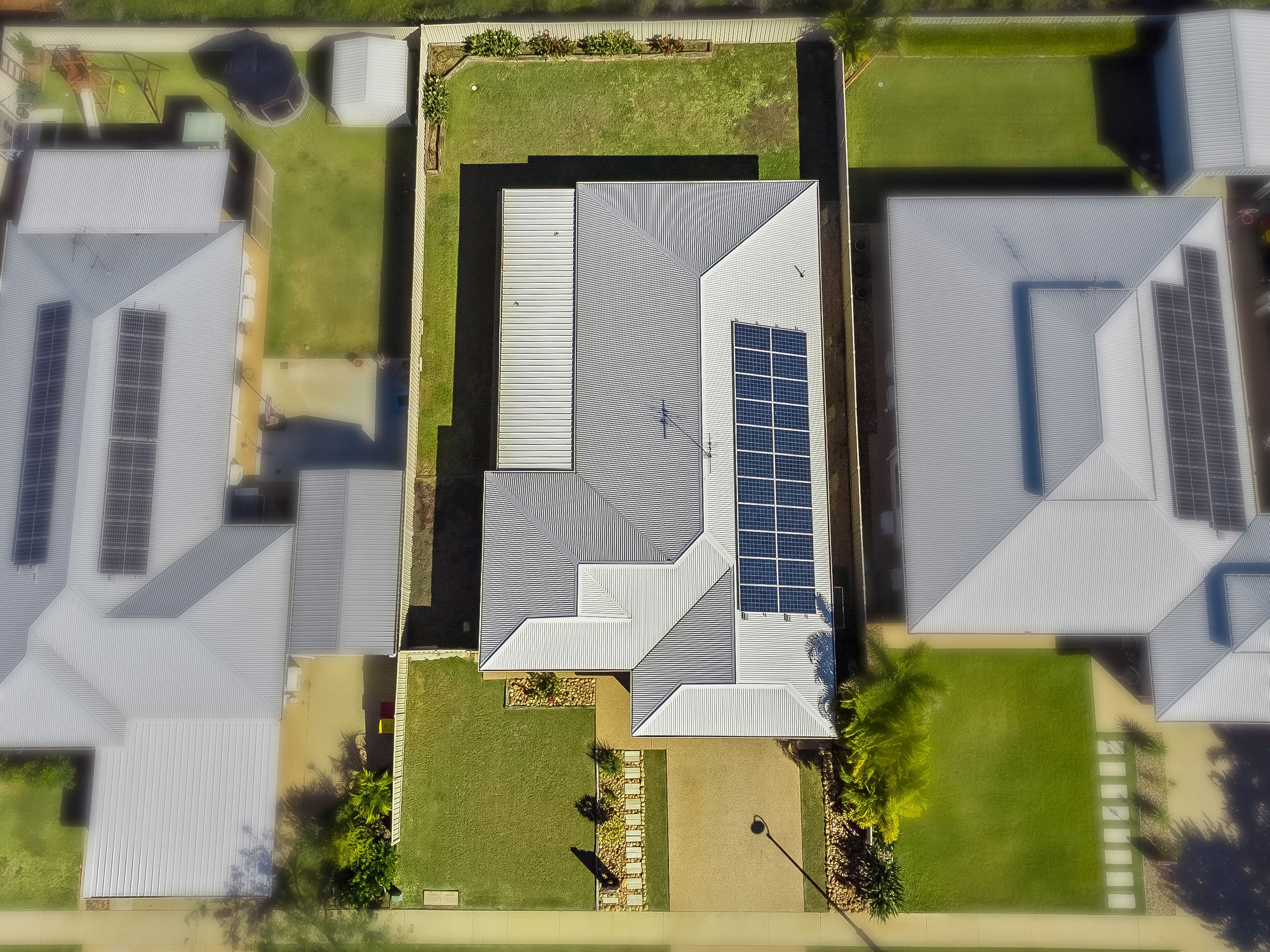 67 Canterbury Road, Emerald QLD 4720, Emerald - Thumbnail 2