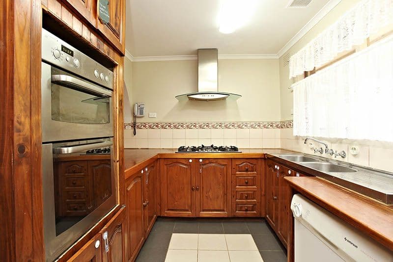 74 LAURISTON Drive, COLDSTREAM VIC 3770, Coldstream - Thumbnail 4