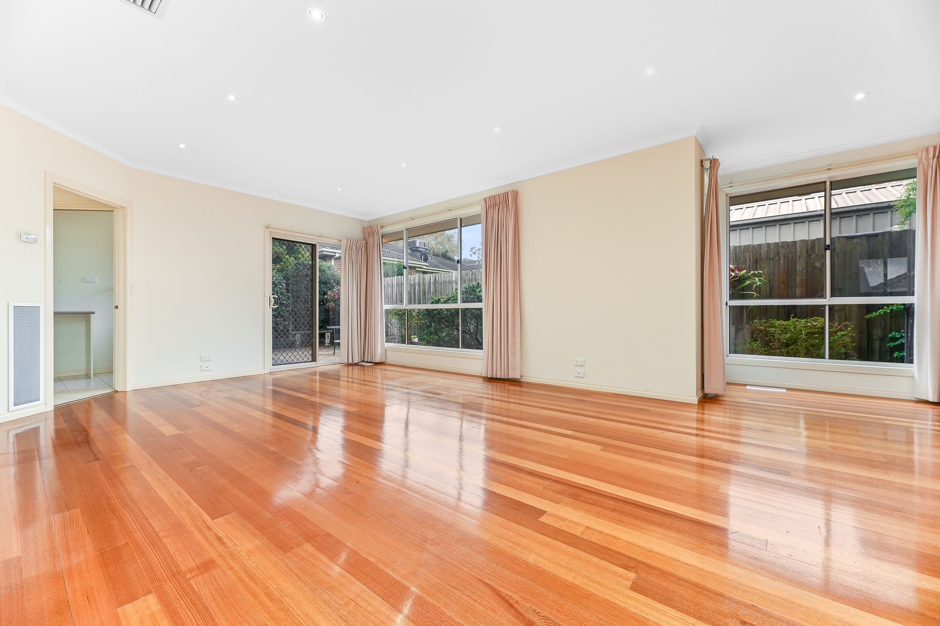 29 Donald Street, Mount Waverley VIC 3149, Mount Waverley - Thumbnail 2
