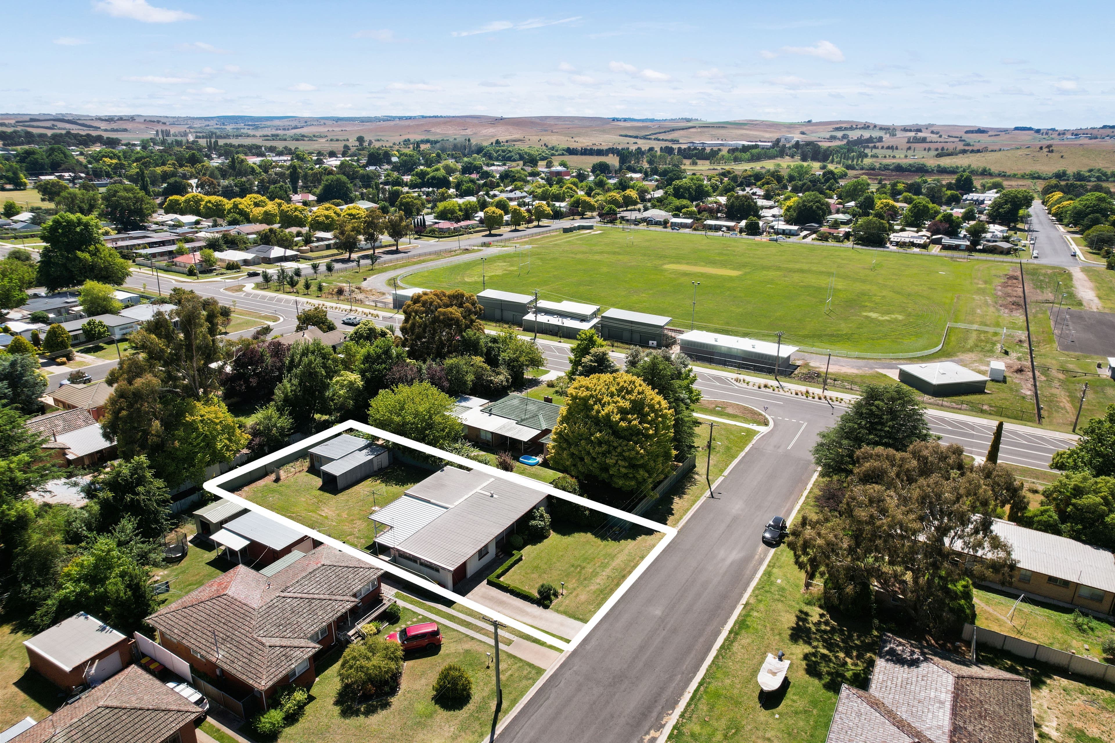 2 Amos Avenue, Blayney NSW 2799, Blayney - Image 1
