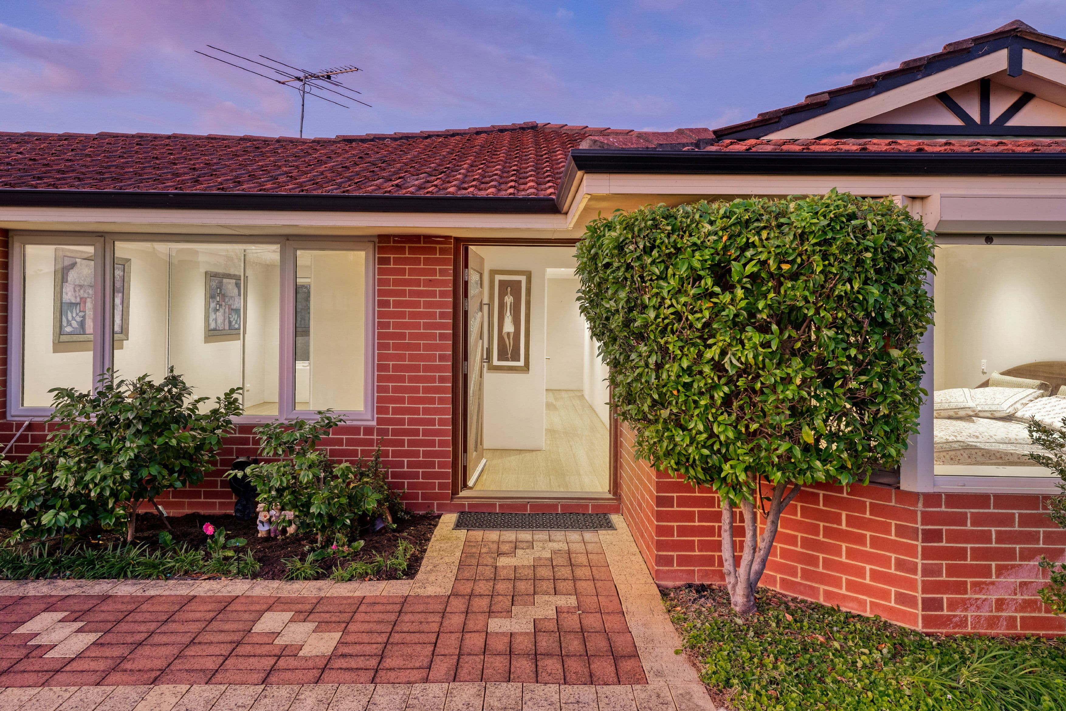17 Seaton Court, South Guildford WA 6055, South Guildford - Thumbnail 2