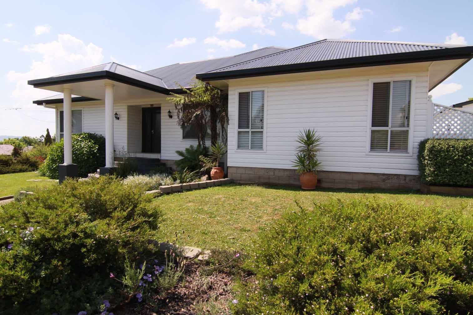 110 Oliver, GLEN INNES NSW 2370, Glen Innes - Image 1