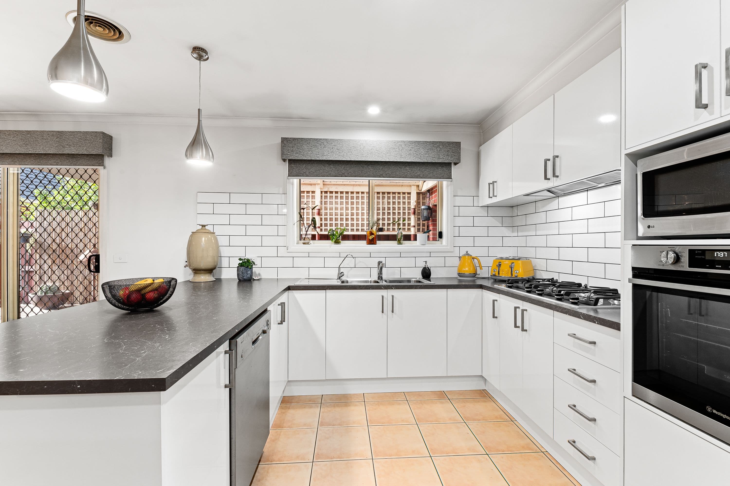 13 Rolain Avenue, South Morang VIC 3752, South Morang - Thumbnail 3