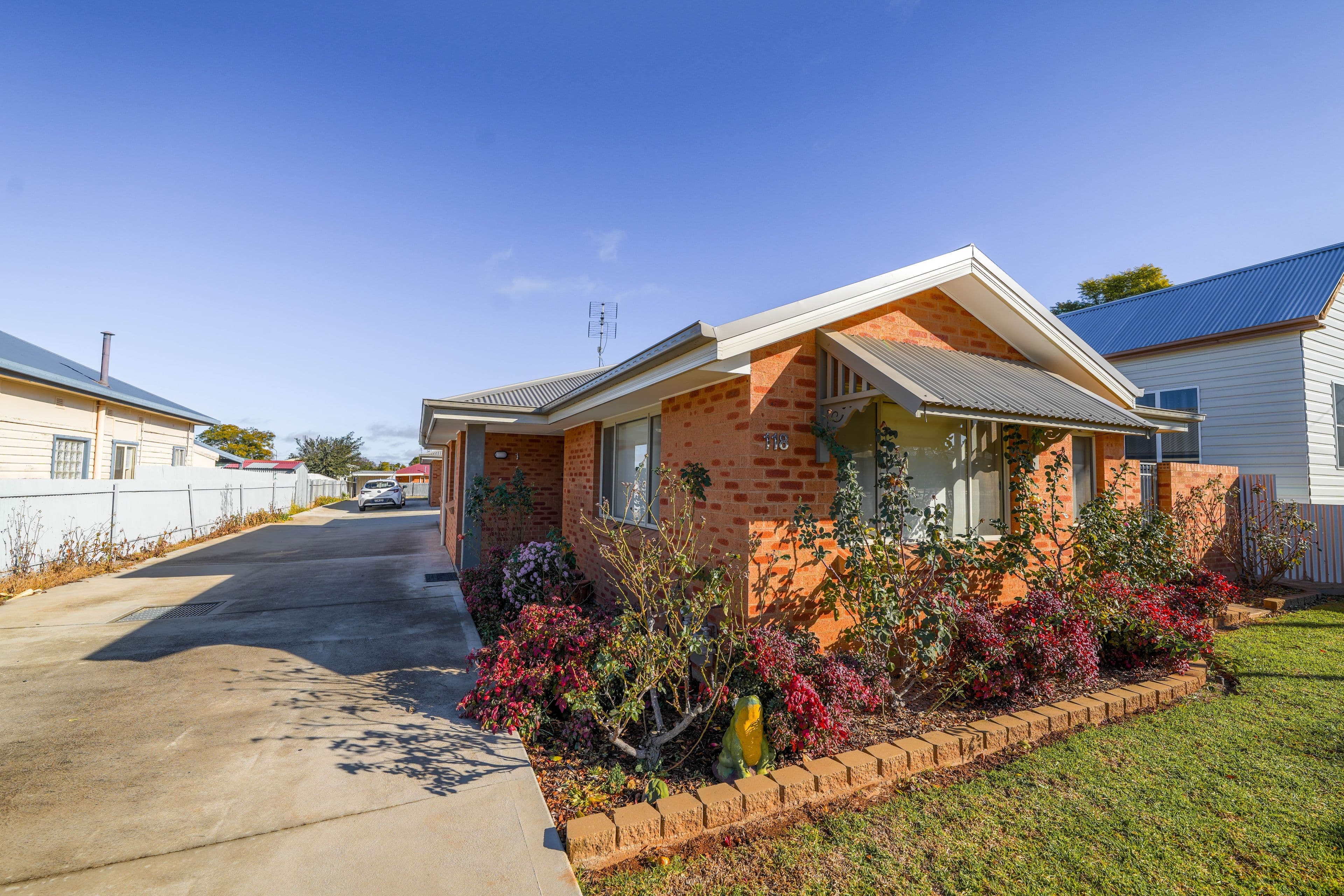 1&2/118 Currajong Street, Parkes NSW 2870, Parkes - Image 1