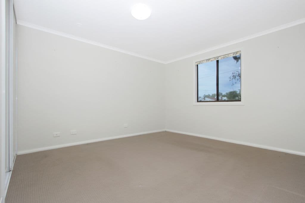 145 Clinton Street, Goulburn - Thumbnail 4