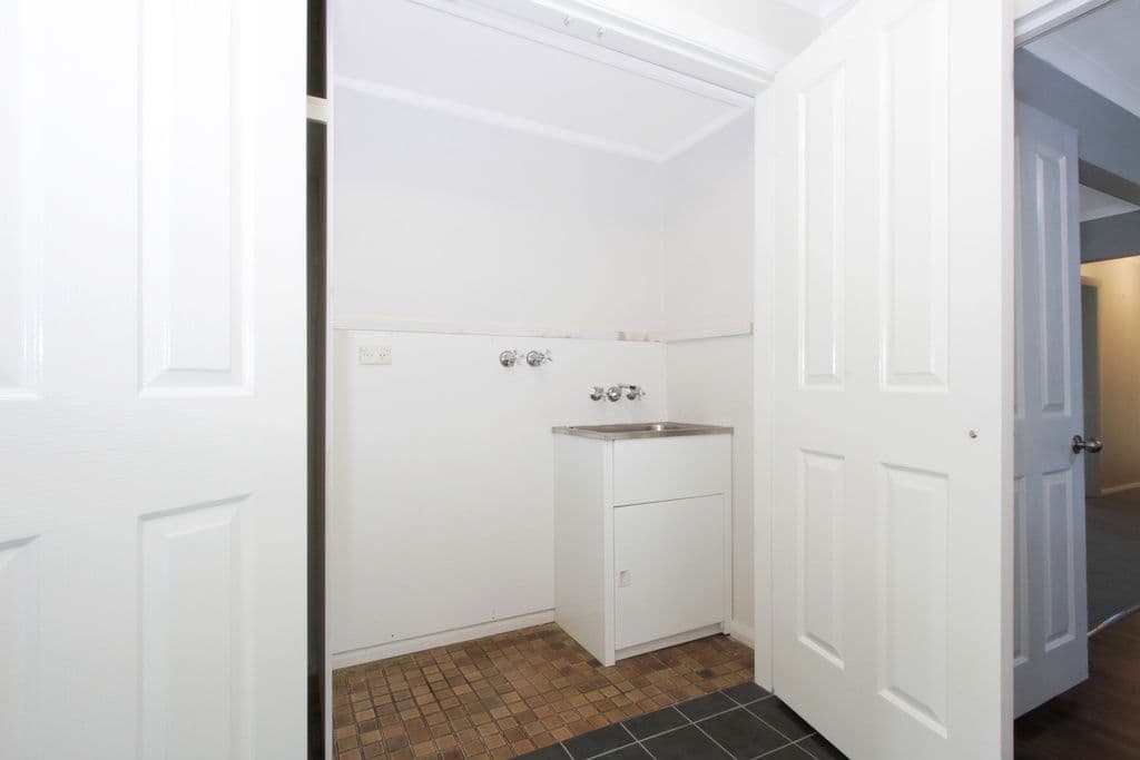145 Clinton Street, Goulburn - Thumbnail 8