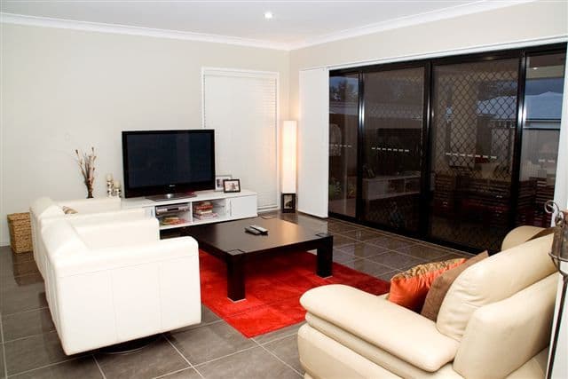 25 Fallon Drive, MIDDLE RIDGE QLD 4350, Middle Ridge - Thumbnail 2