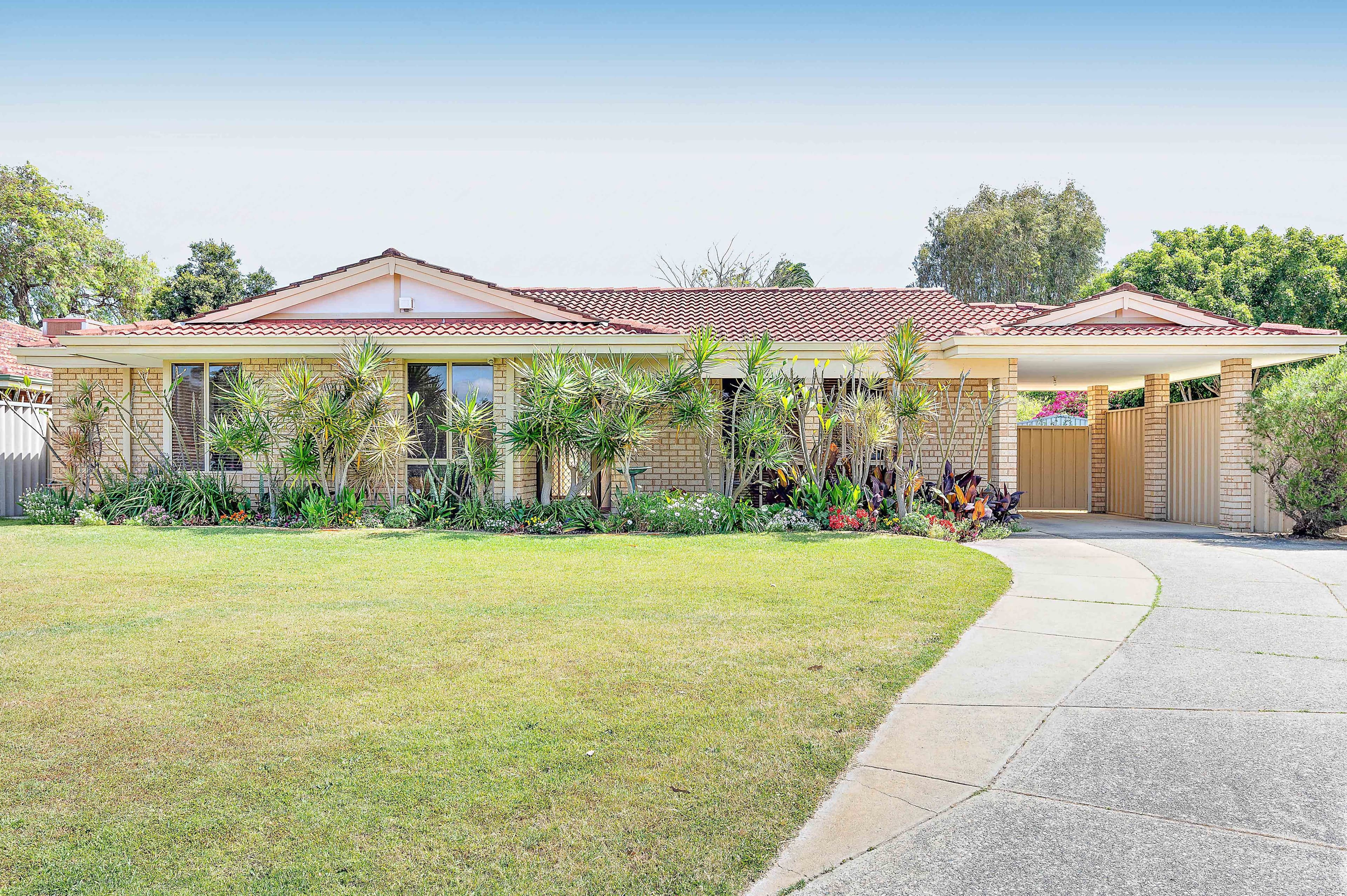 17 PENDER Court, Thornlie WA 6108, Thornlie - Image 1