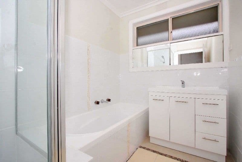 52 Windsor Crescent, BUNDOORA VIC 3083, Bundoora - Thumbnail 3