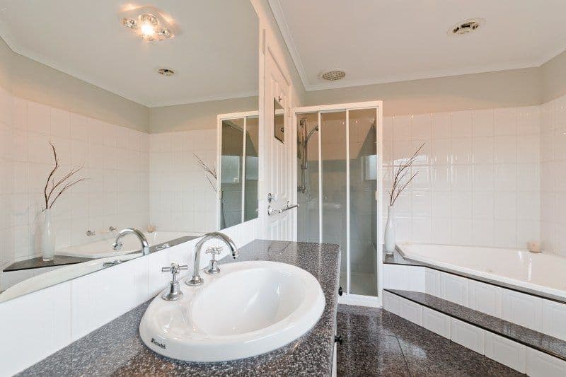 11 Rearden Crescent, ROXBURGH PARK VIC 3064, Roxburgh Park - Thumbnail 5